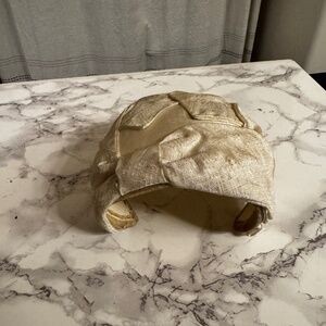 ✨ Vintage 1960s Structured Gold Evening Hat – Sculptural Mod Silhouette